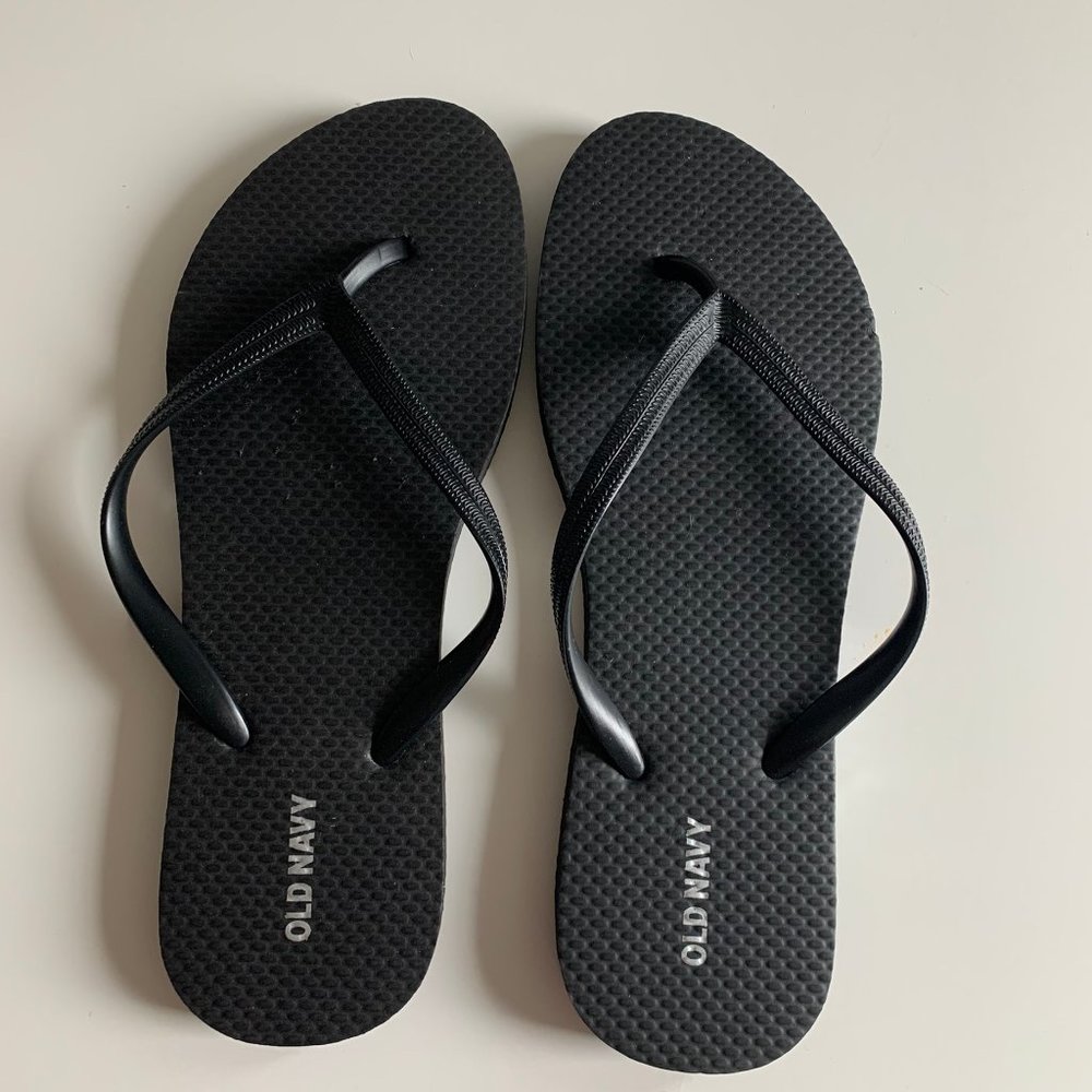 NWOT Black Old Navy Flip Flops